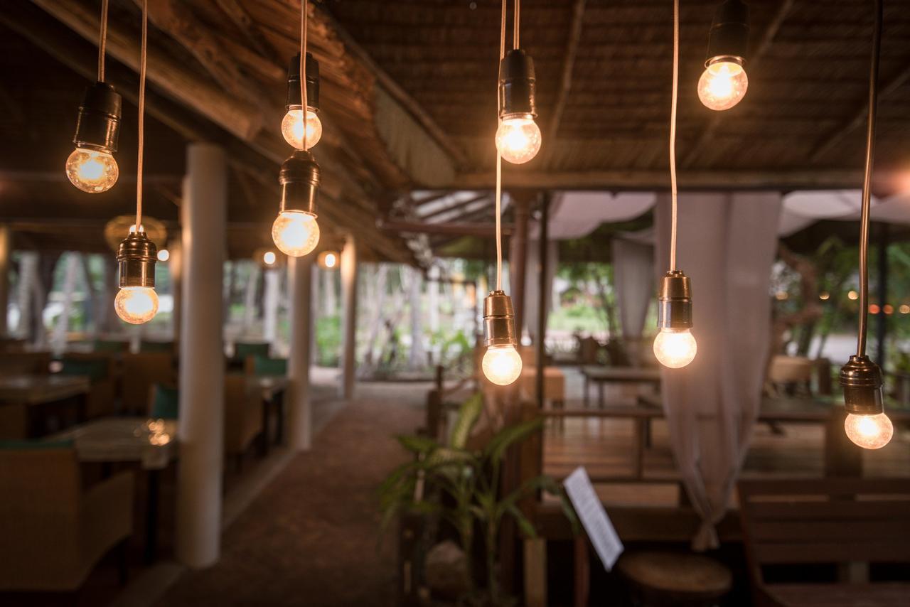 Hotel Baan Chumphon Pathio Esterno foto