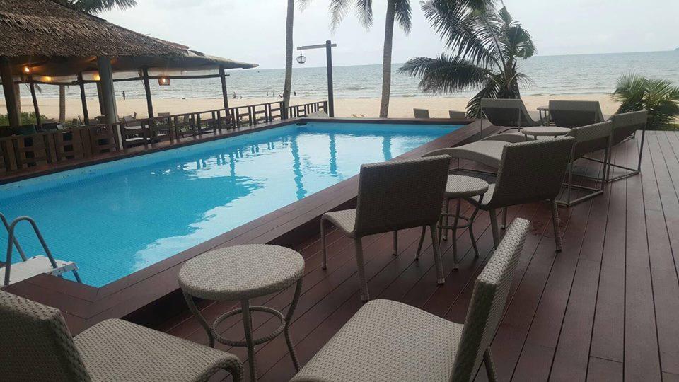 Hotel Baan Chumphon Pathio Esterno foto